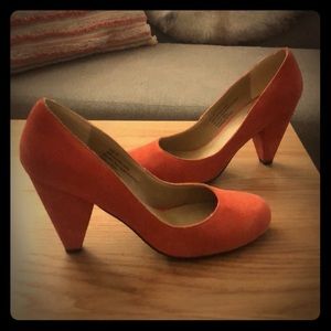 Suede Pumps
